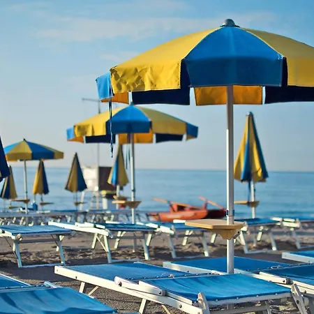Daire Ai Pozzi Villagespa 123s Loano